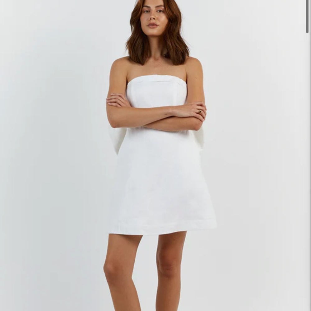 AISLE WHITE LINEN BACK BOW DRESS